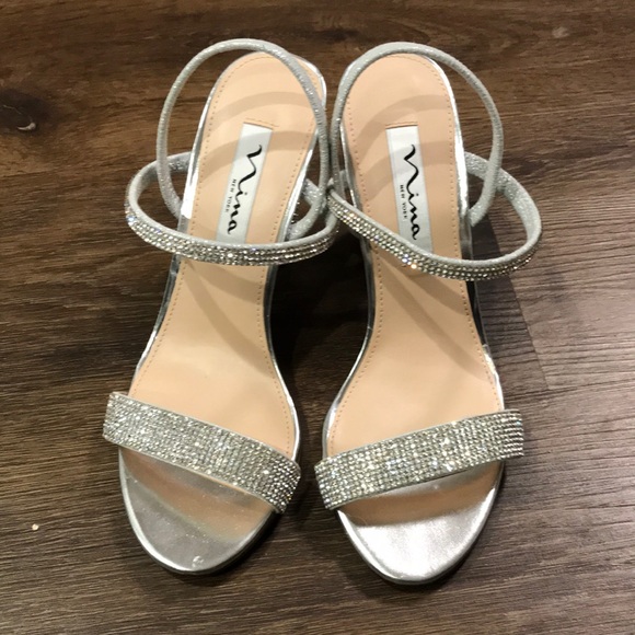 Brand new Nina Heels - Picture 1 of 6